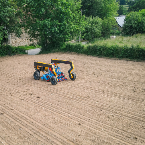 Toogo Robot in field